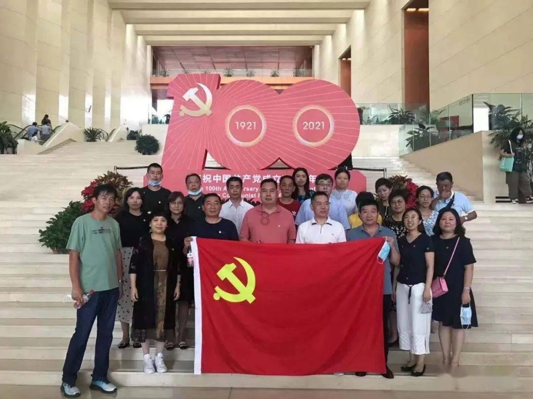 记者:扬科维奇最正确决定是让武磊替补,估计让网络少了很多狂欢